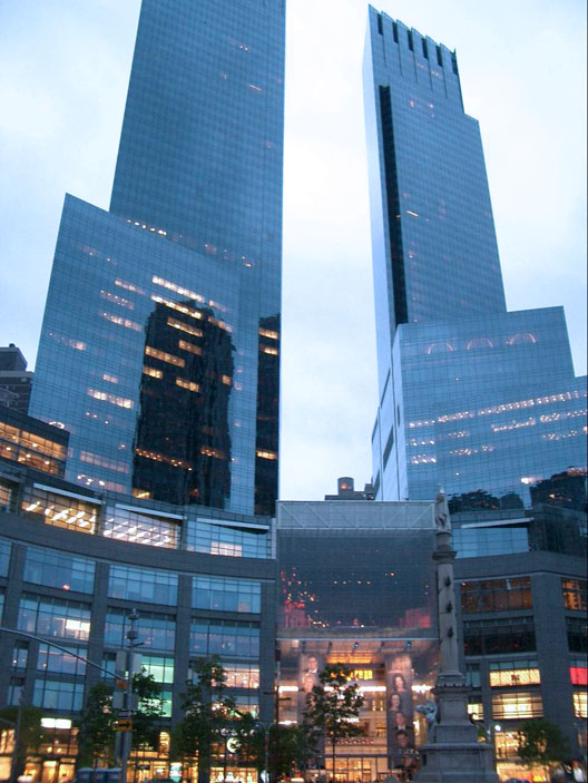 Time Warner Center Apartment. About Time Warner Center: The